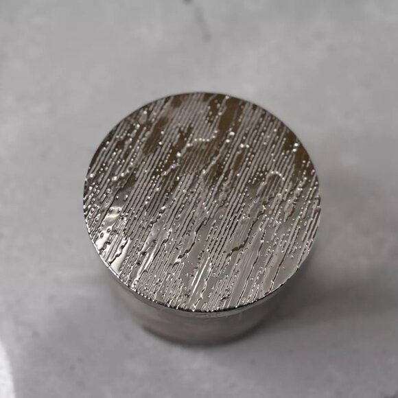 New: White Barn by Bath & Body Works Leaves 3 Wick Scented Candle - 14.5oz - Picture 3 of 6